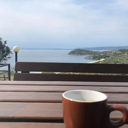 Lovely Comfortable On A Hill By The Sea Apartman *