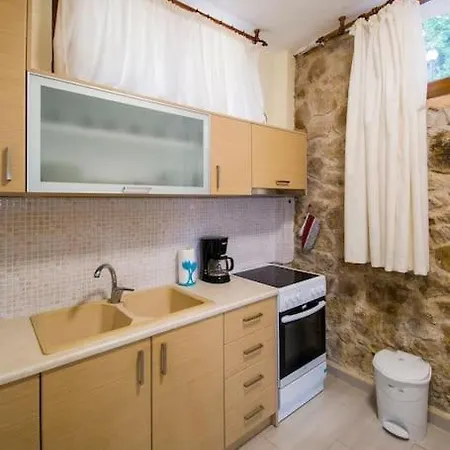 Apartman Lovely Comfortable On A Hill By The Sea