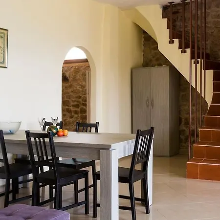 Apartman Lovely Comfortable On A Hill By The Sea Pirgadíkia